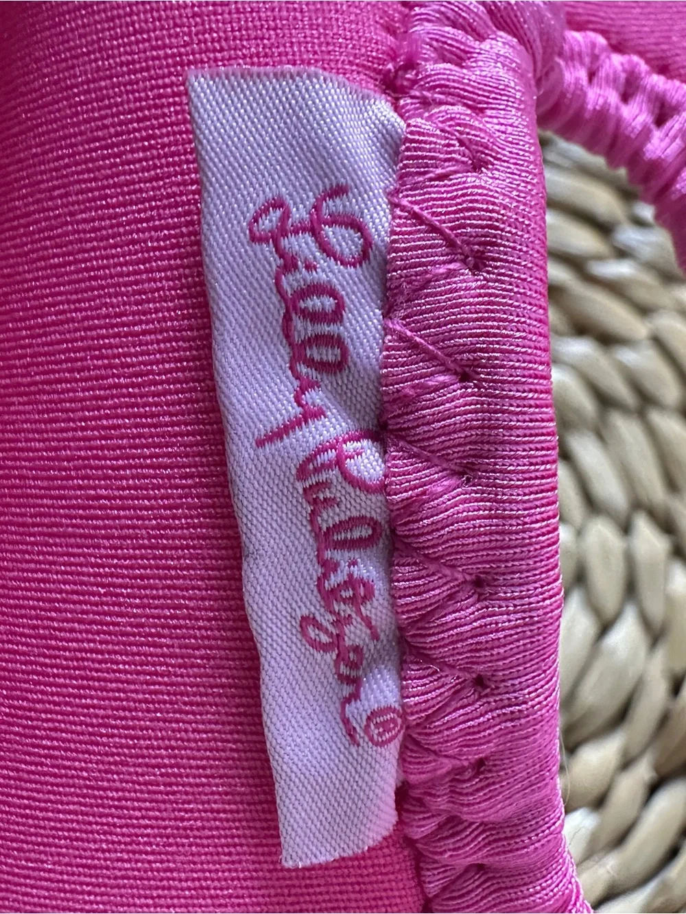 Lilly Pulitzer Neoprene Wine Carrier Sleeve Tropical Palm Leaf Print Pink Green